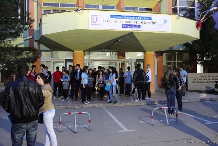 Facultatea de Electronica şi Telecomunicaţii întâmpinându-şi viitori studenţi